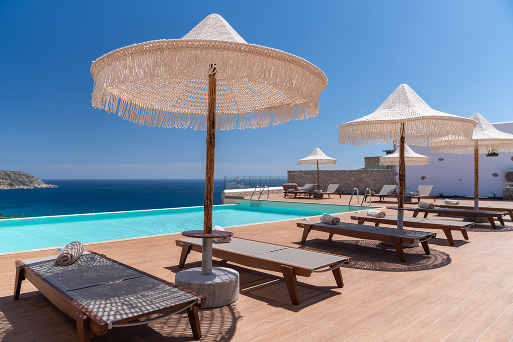 hotel karpathos greece with pool